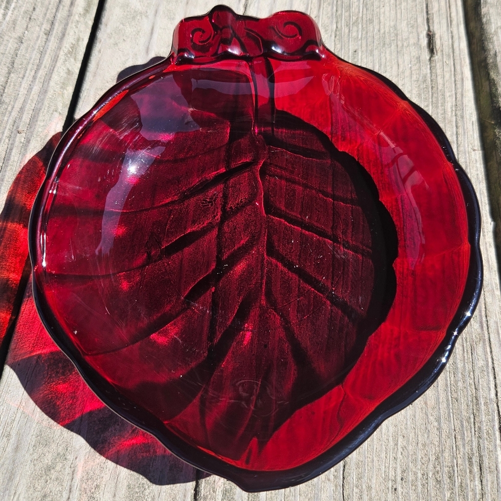 Vintage Anchor Hocking leaf shaped ashtray/trinket dish Ruby Red small